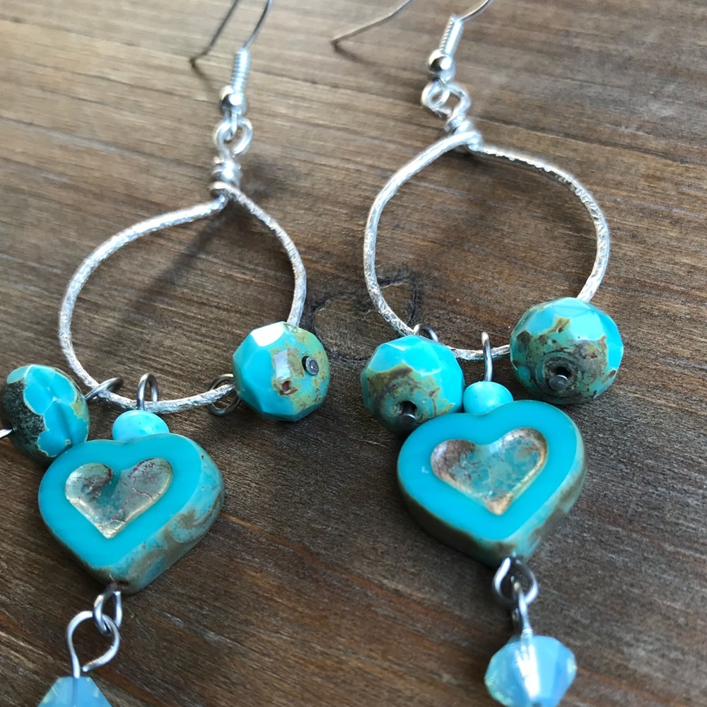 Turquoise Galapagos heart and Swarovski earrings - Picture 6 of 6